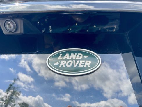 Used 2018 Land Rover Discovery Sport HSE AWD/4WD image 32