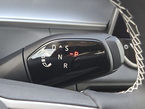 New 2026 Volkswagen Tiguan SE AWD/4WD image 18