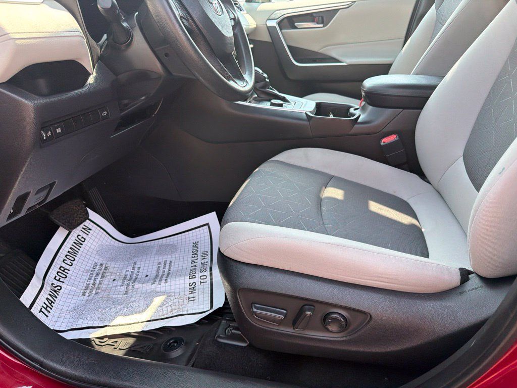 Used 2024 Toyota RAV4 XLE w/ Convenience Package AWD/4WD image 23