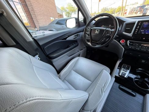 Used 2017 Honda Pilot Touring image 48