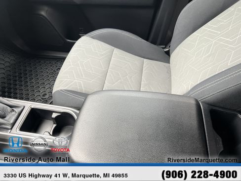 Used 2021 Toyota Tacoma TRD Off-Road AWD/4WD image 20