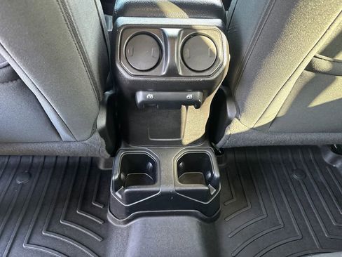 Used 2020 Jeep Gladiator Sport image 29