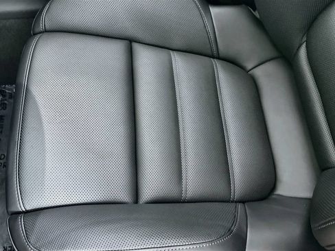 Certified 2026 Porsche Macan Turbo AWD/4WD image 22
