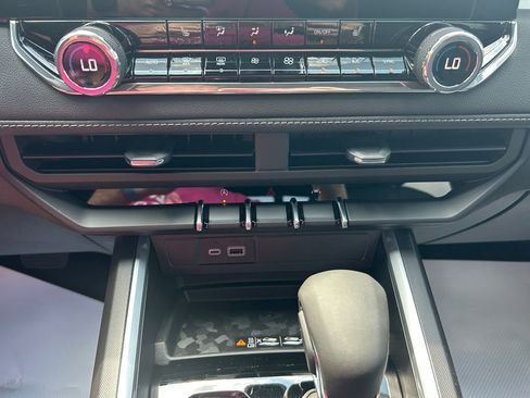 New 2025 Chevrolet Colorado LT w/ LT Convenience Package image 21