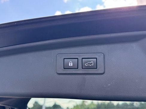 Used 2023 Subaru Outback Premium AWD/4WD image 24