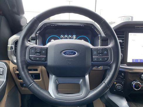 Used 2023 Ford F150 Lariat w/ Trailer Tow Package image 19