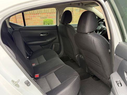 Used 2021 Nissan Sentra SV FWD image 12