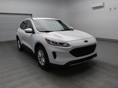 Used 2020 Ford Escape SE image 13