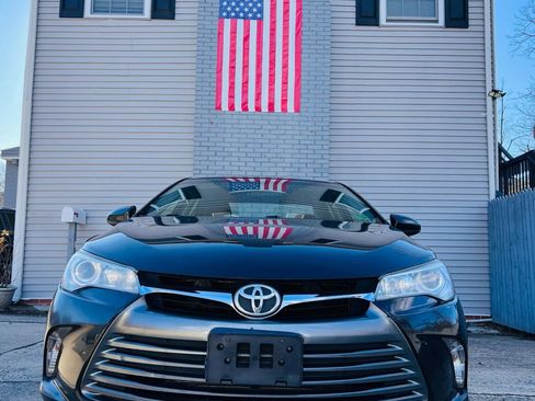 Used 2016 Toyota Camry LE image 4