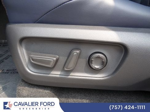 Used 2026 Toyota 4Runner Platinum AWD/4WD image 8