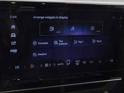 Used 2025 Lincoln Nautilus Premier image 37