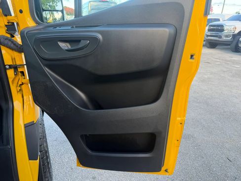 Used 2021 Mercedes-Benz Sprinter 2500 image 17