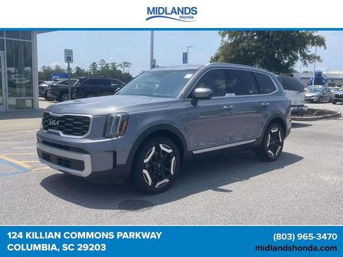 Used 2025 Kia Telluride S FWD image 3