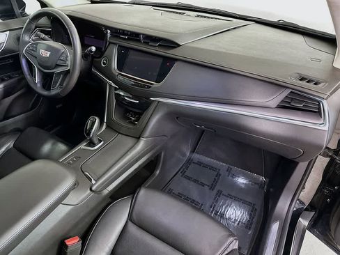 Used 2017 Cadillac XT5 Luxury w/ Driver Awareness Package AWD/4WD image 34