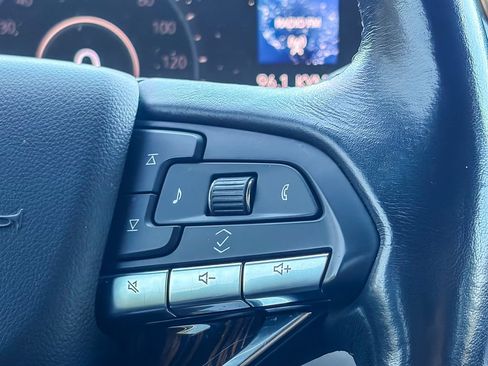 Certified 2021 Cadillac Escalade ESV Premium Luxury w/ Driver Assist Tech Package AWD/4WD image 20