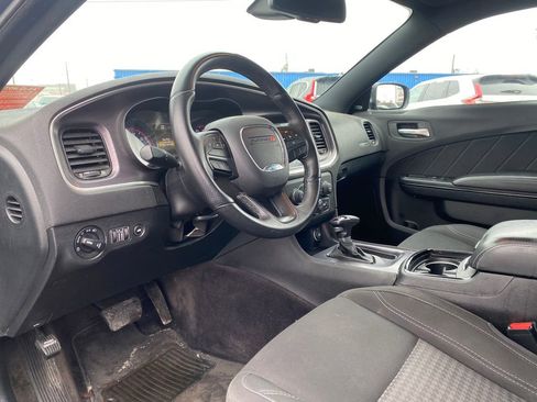 Used 2018 Dodge Charger GT w/ Blacktop Package image 9