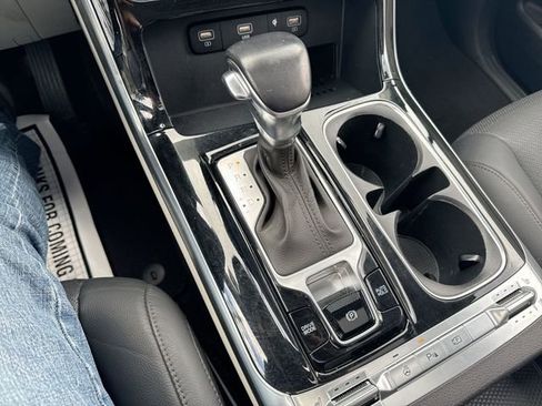 Used 2023 Kia Carnival SX Prestige image 20