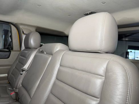 Used 2004 HUMMER H2 w/ Preferred Equipment Group AWD/4WD image 18