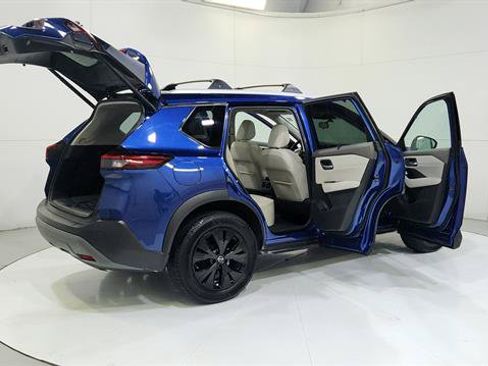 Certified 2022 Nissan Rogue SV w/ SV Premium Package AWD/4WD image 13