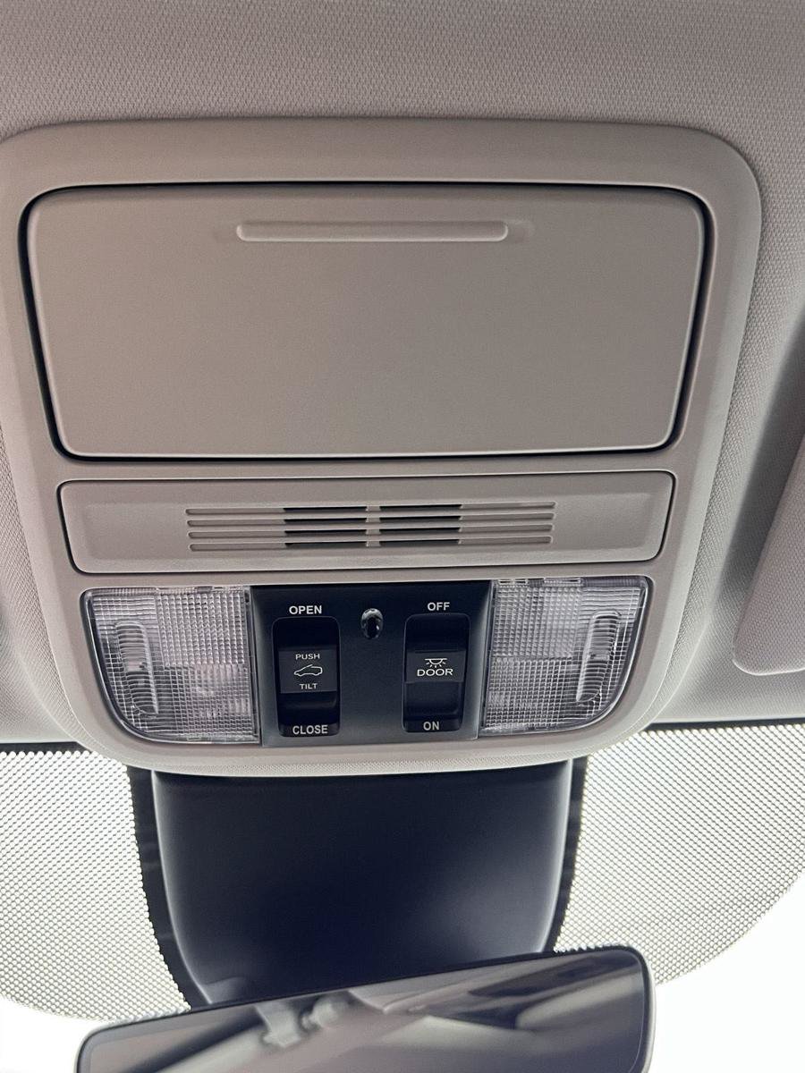 Certified 2026 Honda Odyssey Touring image 27