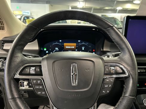 Used 2023 Lincoln Nautilus FWD image 12