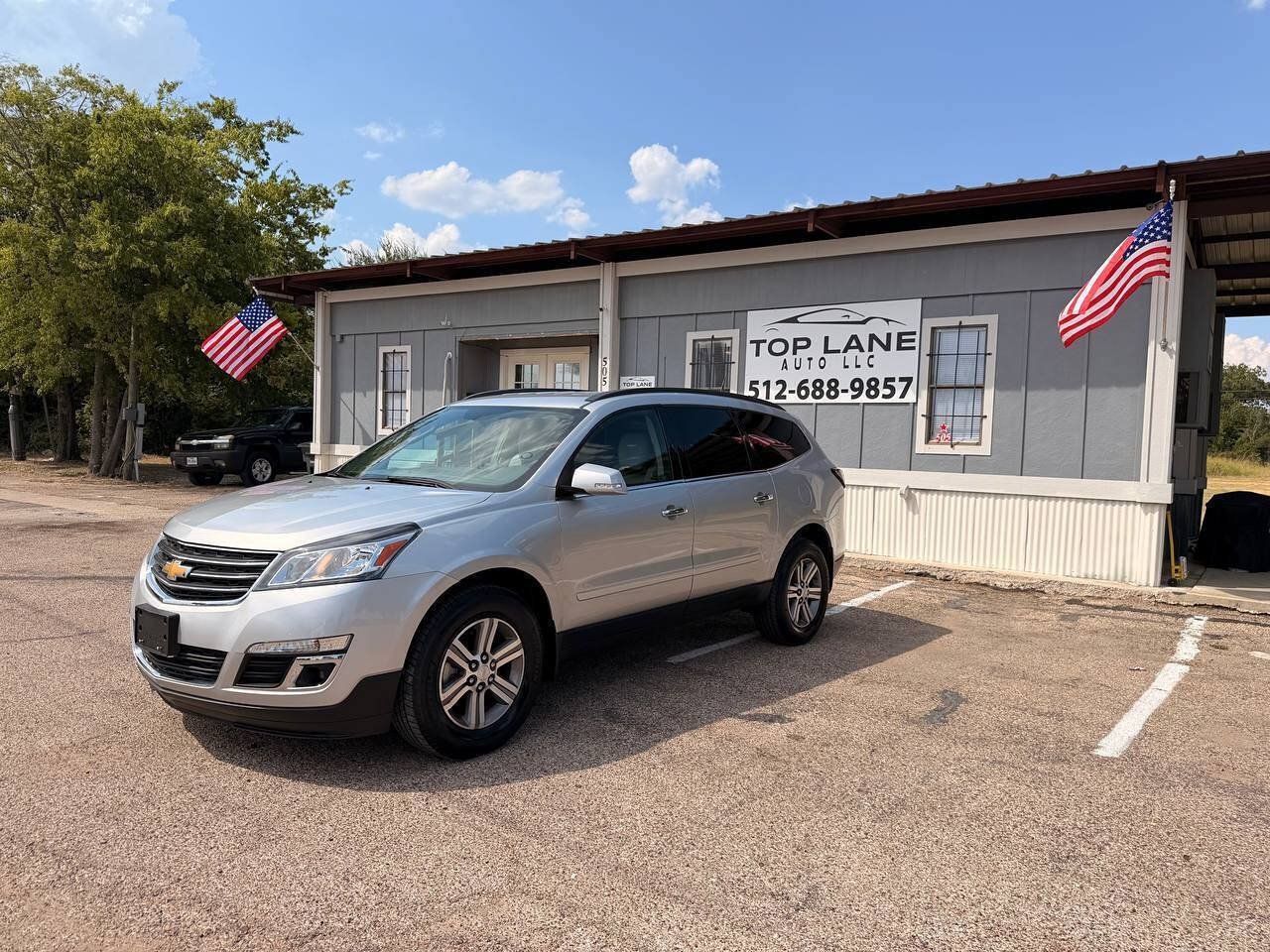 Used 2017 Chevrolet Traverse LT FWD image 2