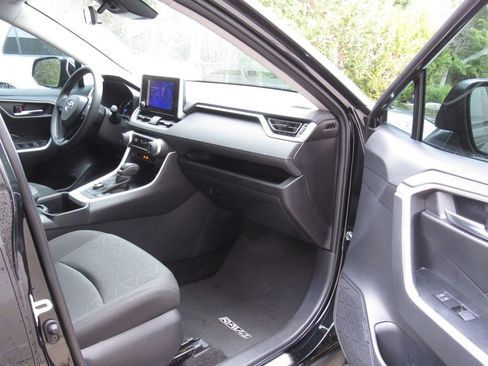 Used 2025 Toyota RAV4 XLE w/ Convenience Package AWD/4WD image 18