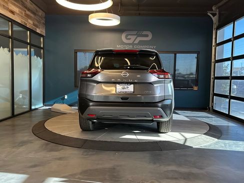 Used 2022 Nissan Rogue SV AWD/4WD image 4