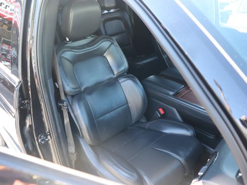 Used 2024 Lincoln Navigator L Premiere 4x4 image 16