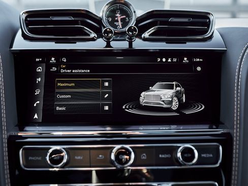 Used 2025 Bentley Bentayga image 78