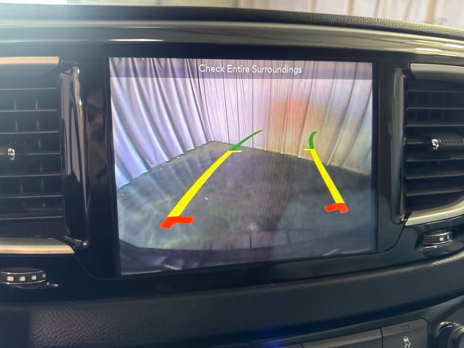 Used 2018 Chrysler Pacifica Touring Plus FWD image 29