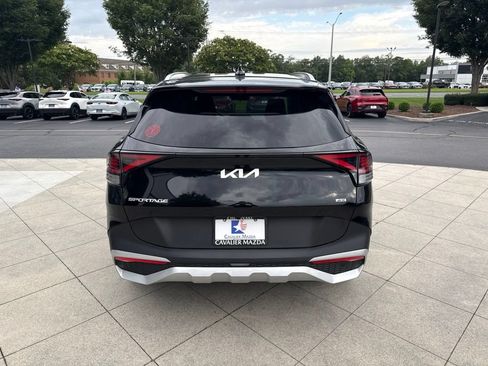 Used 2025 Kia Sportage EX AWD/4WD image 8