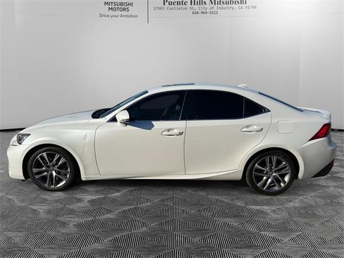Used 2019 Lexus IS 300 image 6