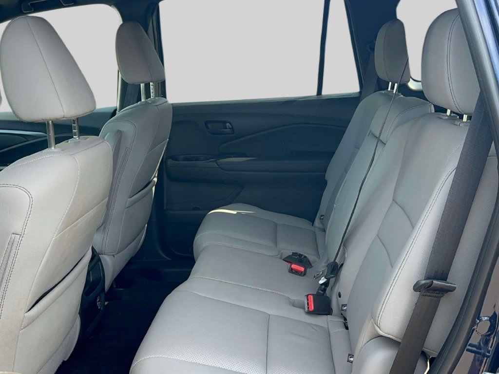 Used 2023 Honda Passport EX-L image 12