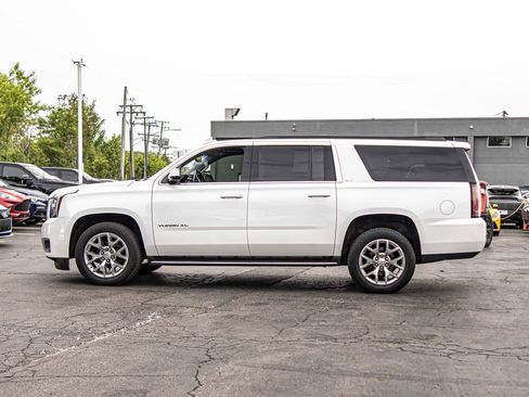 Used 2017 GMC Yukon XL SLT w/ Open Road Package AWD/4WD image 6