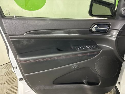 Used 2021 Jeep Grand Cherokee Trailhawk w/ Trailhawk Luxury Group image 15