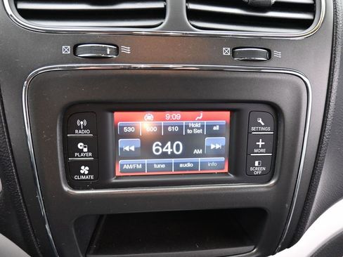 Used 2019 Dodge Journey SE image 24