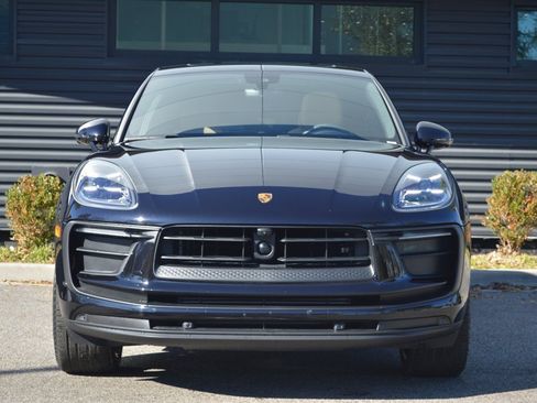 Used 2025 Porsche Macan image 10