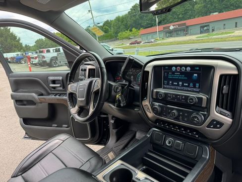 Used 2018 GMC Sierra 1500 Denali w/ Denali Ultimate Package AWD/4WD image 25