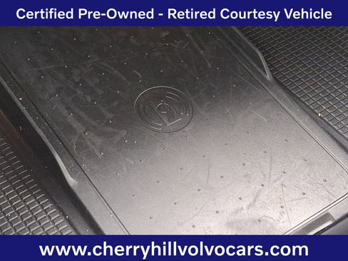 Certified 2025 Volvo XC40 B5 Ultra w/ Protection Package Premier image 25