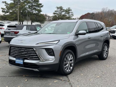 Certified 2025 Buick Enclave Preferred image 24