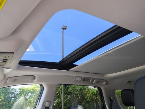 Certified 2022 Nissan Pathfinder SL w/ SL Premium Package image 17