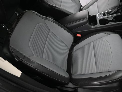 Used 2018 Ford Escape SE w/ SE Sport Appearance Package FWD image 18