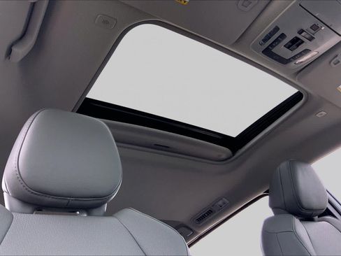 Certified 2026 Toyota Sienna XLE FWD image 14