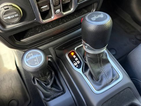 Used 2022 Jeep Wrangler Unlimited Sport image 28