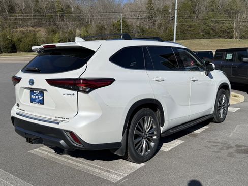 Used 2022 Toyota Highlander Platinum image 5