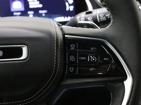 Used 2023 Jeep Grand Cherokee Overland image 30