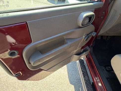 Used 2007 Jeep Wrangler X image 14