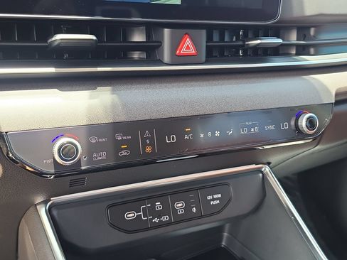 New 2026 Kia Carnival EX FWD image 26