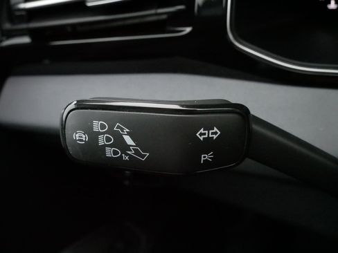 Certified 2025 Volkswagen Jetta SE image 21